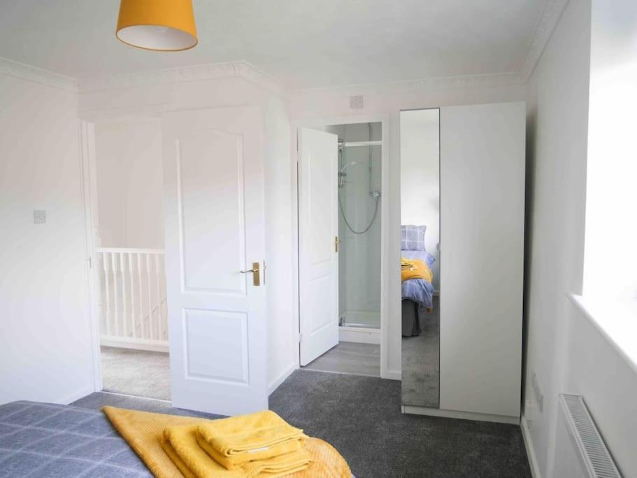 Cosy Four Bed Property With En-Suite Near To Nec Birmingham Airport And The City Extérieur photo