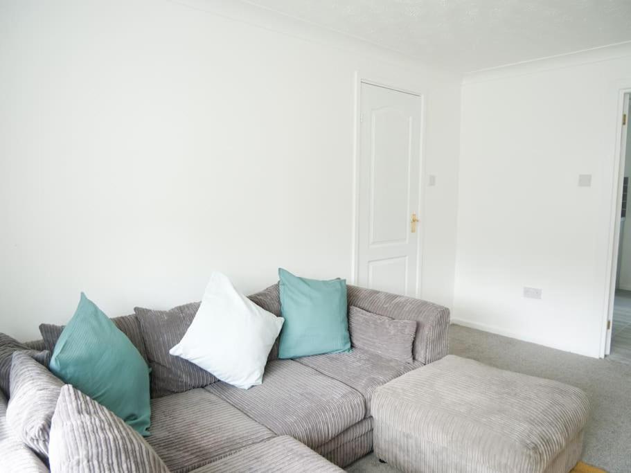 Cosy Four Bed Property With En-Suite Near To Nec Birmingham Airport And The City Extérieur photo
